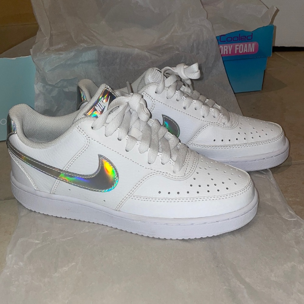 NIKE sneakers Size 6.5, NEVER WORN